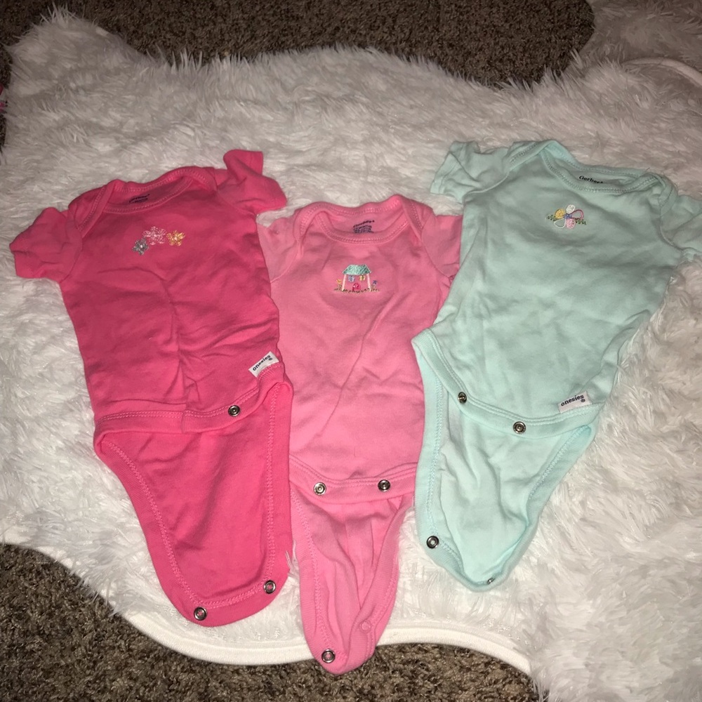Set of 3 onesies
